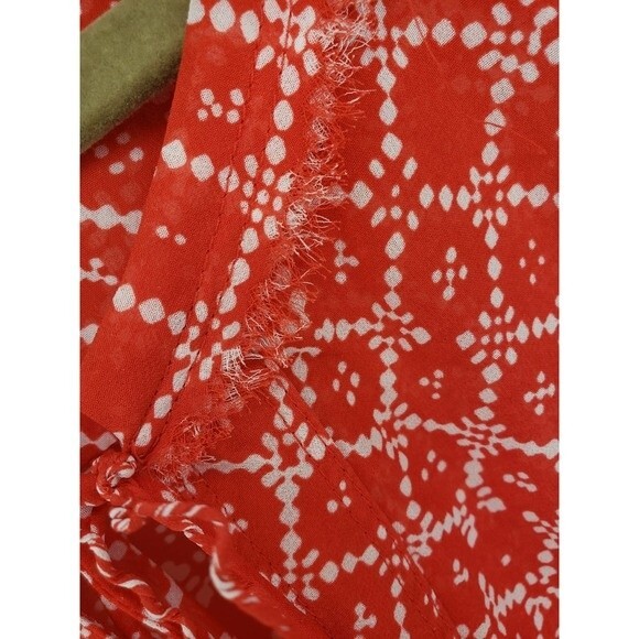 Liz Claiborne Woman Red with White Print Short Sleeve Top - Picture 5 of 12